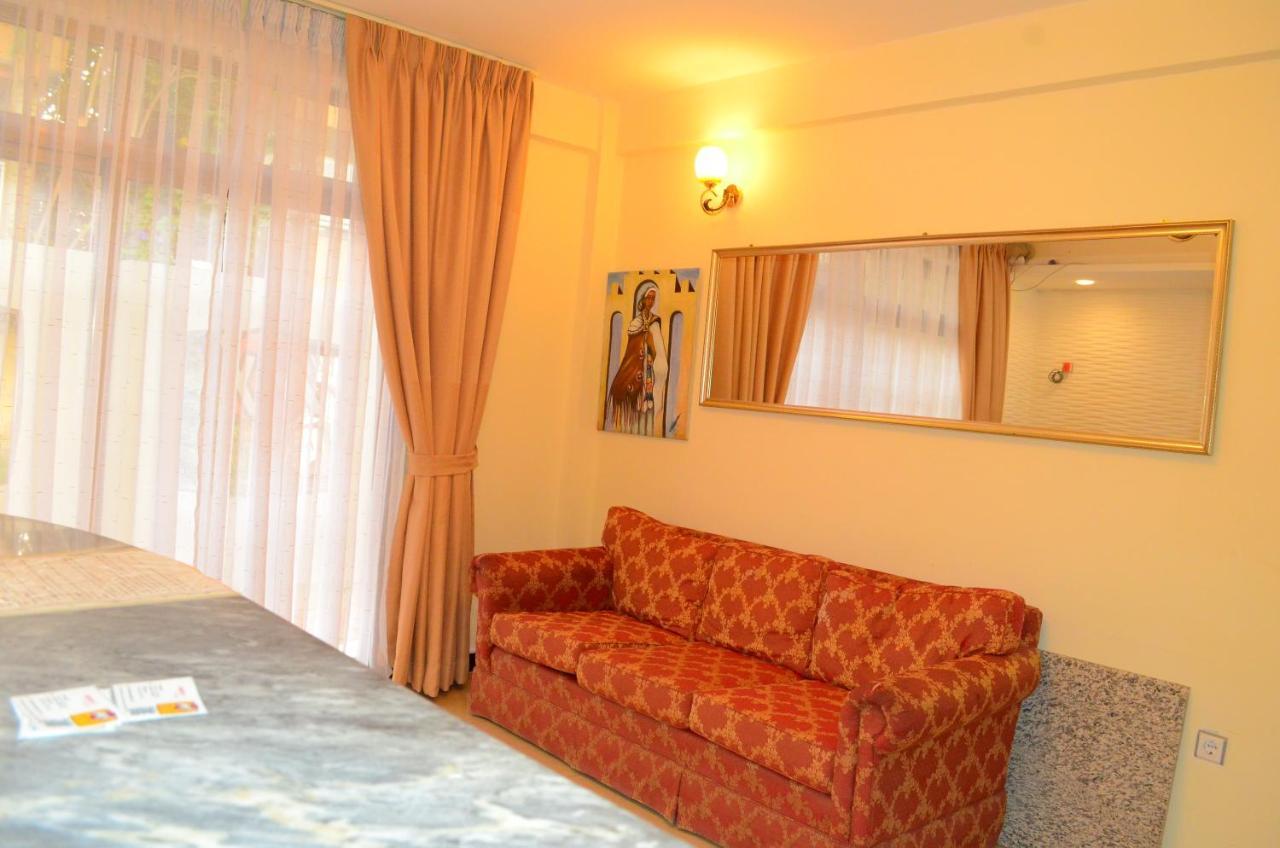 Abyssinia Guest House แอดดิสอาบาบา ภายนอก รูปภาพ