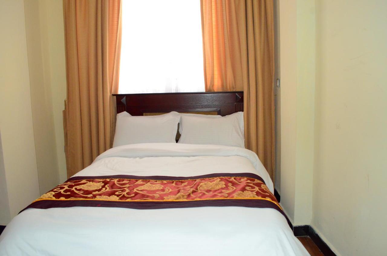 Abyssinia Guest House แอดดิสอาบาบา ภายนอก รูปภาพ