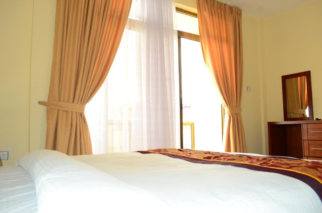 Abyssinia Guest House แอดดิสอาบาบา ภายนอก รูปภาพ